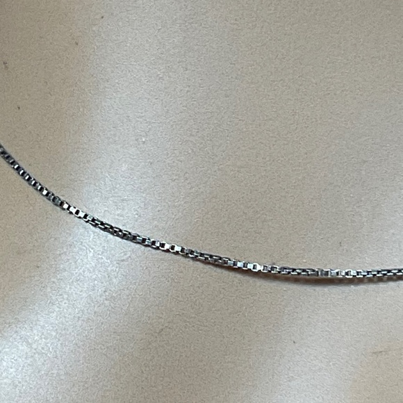 Sterling Silver Italian Chain / Necklace. 16 inches long - Picture 2 of 5